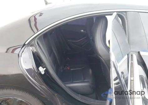 2014 Mercedes-Benz Cla 250 z USA, uszkodzony, nr VIN WDDSJ4EB5EN156316